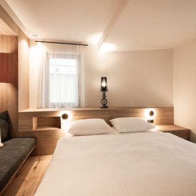 LaMonte – a modern bedroom in luxurious apartments