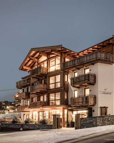 LaMonte Hotel from the outside at night