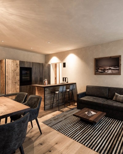 Our modern and lovingly furnished dining and living area in Apartment S