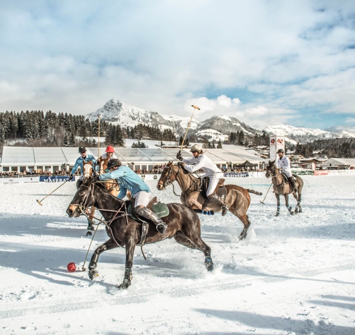 Play in the snow polo