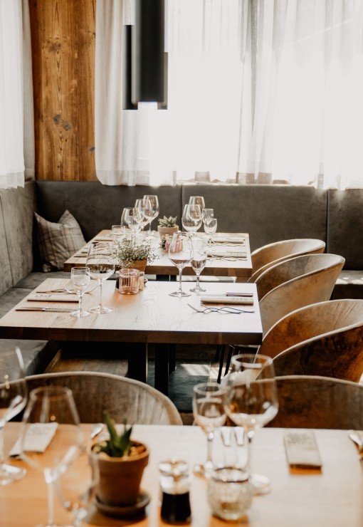 Genießen Sie das Abendeessen in unserm modernen Speisesaal