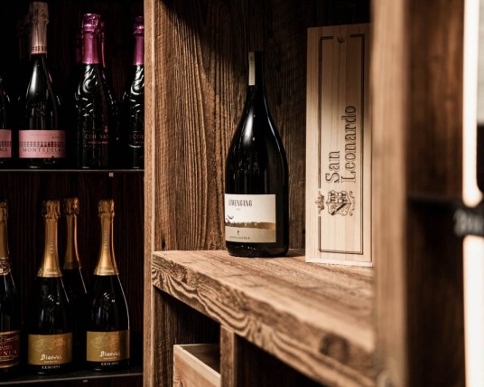 Weinkeller mit großer Auswahl