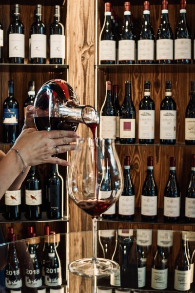 Weinkeller mit großer Auswahl