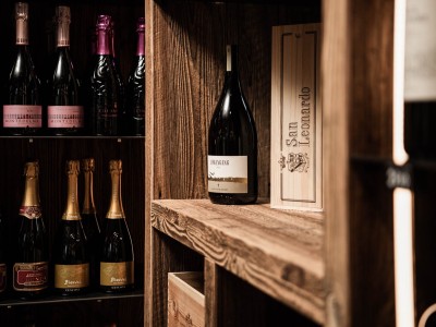 Weinkeller mit großer Auswahl