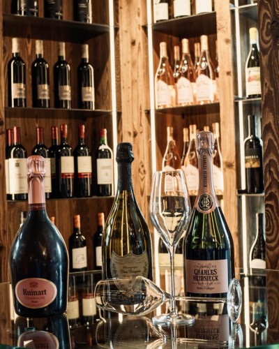 Weinkeller mit großer Auswahl