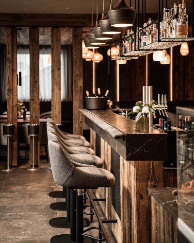 Genießen Sie Cocktails von der Bar